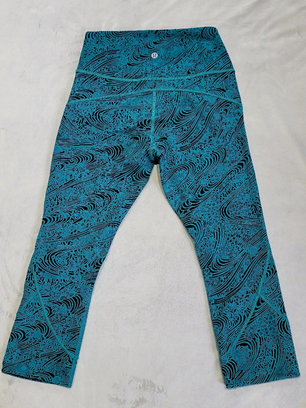 Lululemon In Movement Crop Everlux 19" Inseam